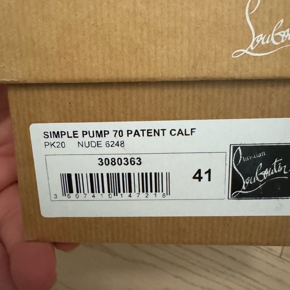 Authentic Christian Louboutin shoes only worn a couple of times - Picture 4 of 12